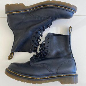 Dr. Martens - 8-Eye Leather Combat Boot (LIKE NEW)